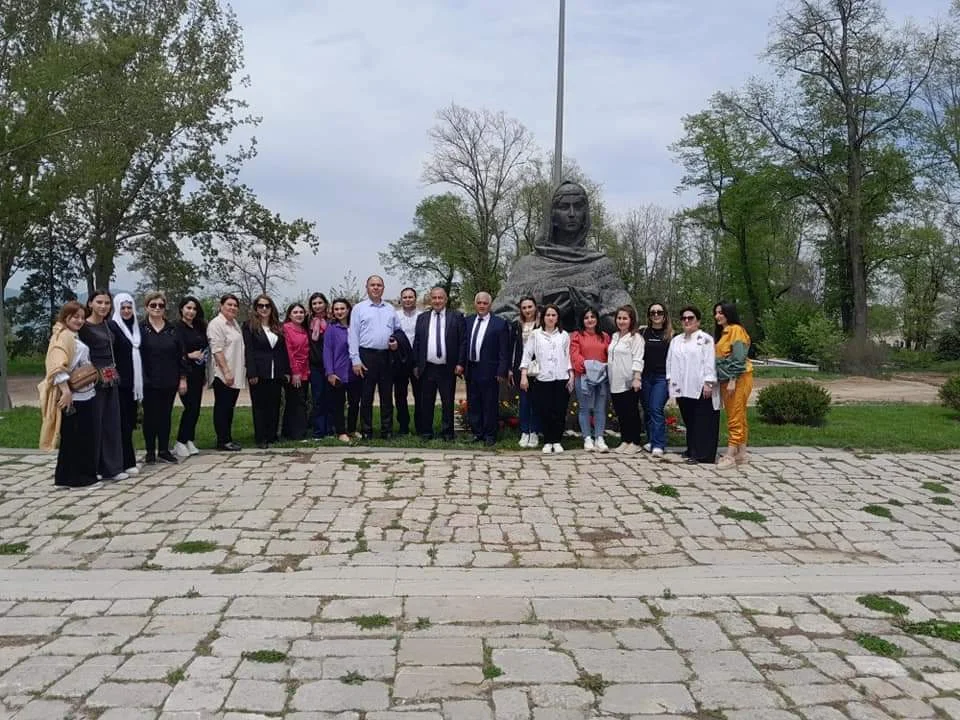 Masallı Dövlət Regional Kollecinin müəllimi heyyəti Heydər Əliyevin anadan olmasının 100 illiyi münasibətilə Şuşa şəhərinə səfər etmişdir