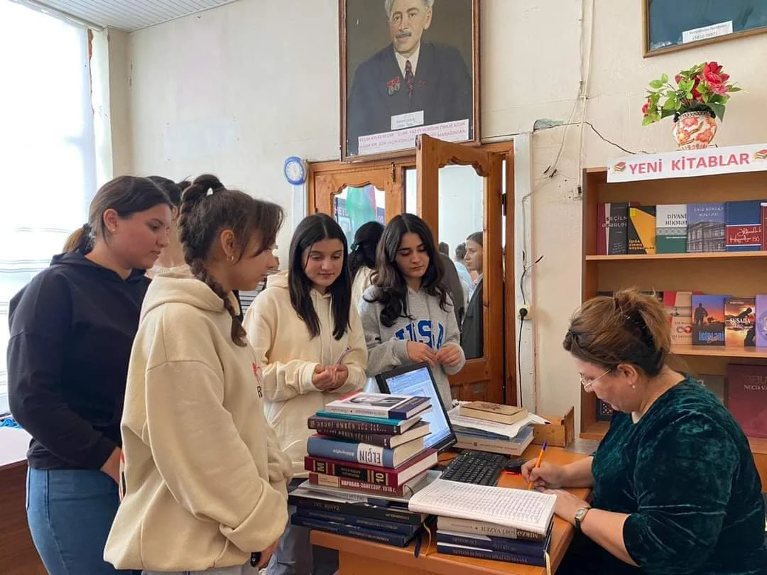 Masallı rayon Mərkəzi Kitabxanasına ekskursiya təşkil edilib