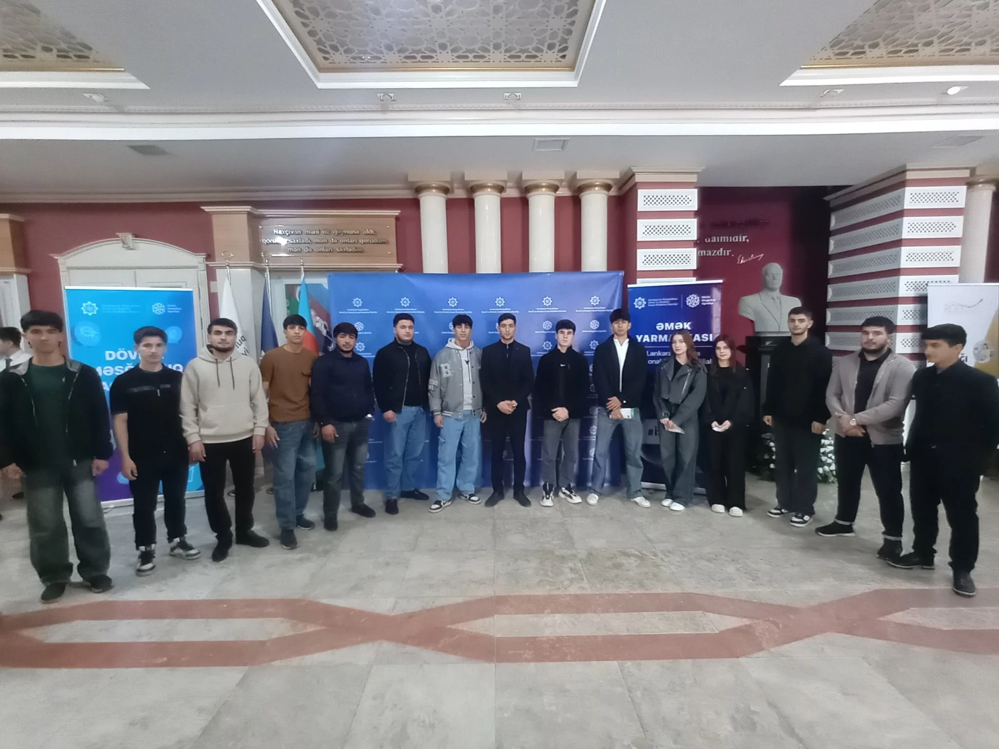 Masallı Dövlət Regional Kollecinin sonuncu kurs tələbələri Dövlət Məşğulluq Agentliyinin təşkil etdiyi əmək yarmarkasında.