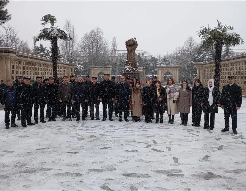 Masallı Dövlət Regional Kolleci 20 yanvar Şəhidlərinin əziz xatirəsini ehtiramla yad etdilər. Allah bütün Şəhidlərimizi rəhmət eləsin!